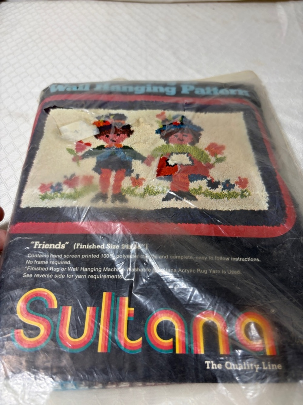 Latch hook Rug Canvas "Friends" - Multicolor - Picture 2 of 5